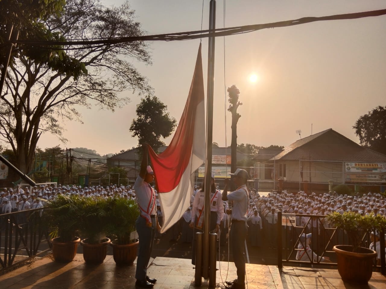 Pembina Upacara Ajak Peserta Didik Mengingat Kekompakan Tim Futsal SMAN 109 Jakarta Saat Mengikuti Kejuaraan Sport Futsal Merdeka 2023