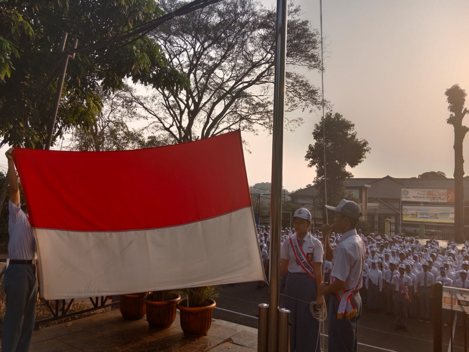 Memaknai Filosofi Mata Pensil yang digunakan setelah Diserut dan Diruncingkan: Amanat Upacara Bendera Senin Pagi ini